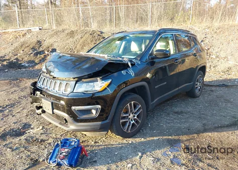 2017 Jeep New Compass Latitude 4X4 из США, поврежденный, VIN 3C4NJDBB3HT660959